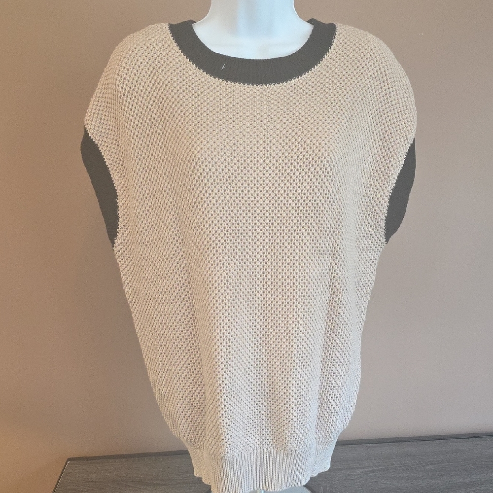 Women's Cream and Black Sweater